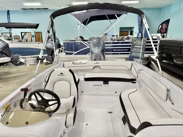 Slide: The Image of Stingray 182 SC 2026 - 6