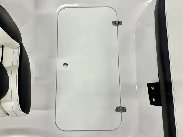 Slide: The Image of Stingray 182 SC 2026 - 7