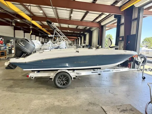 Slide: The Image of Stingray 182 SC 2026 - 9