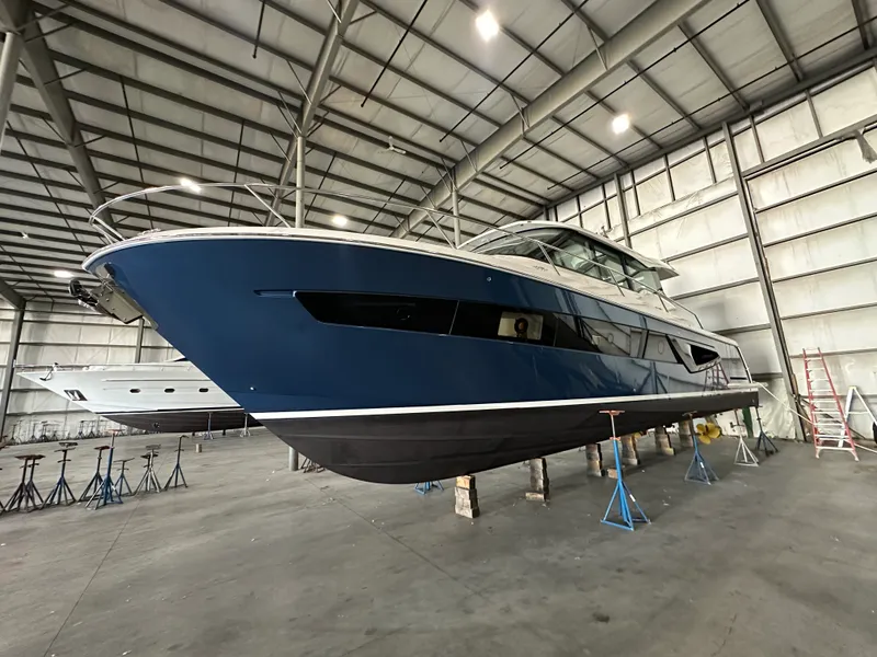 Slide: The Image of Tiara EX54 2025 - 2