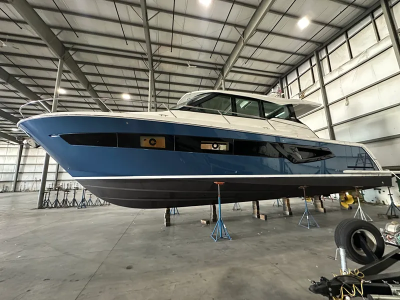 Slide: The Image of Tiara EX54 2025 - 3