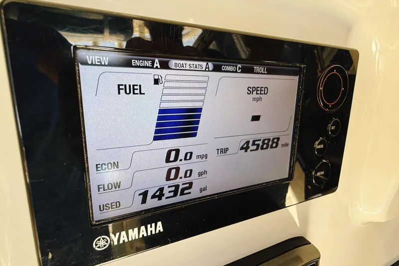 Slide: The Image of Yamaha boat display showing fuel, speed, and trip data for Century 2600 Walkaround 2016. - 15
