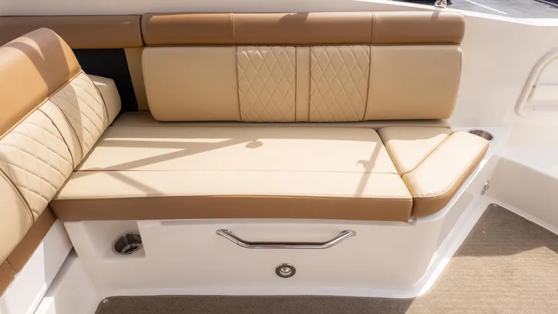 Slide: The Image of Sea Ray 270 Sundeck 2015 - 10