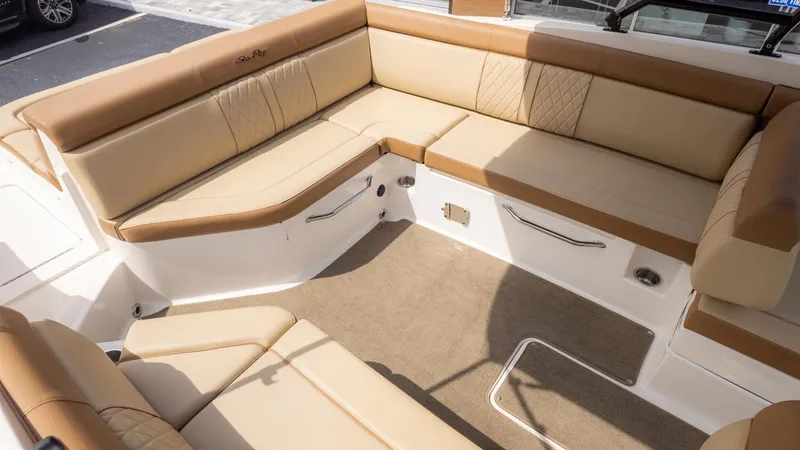 Slide: The Image of Sea Ray 270 Sundeck 2015 - 11