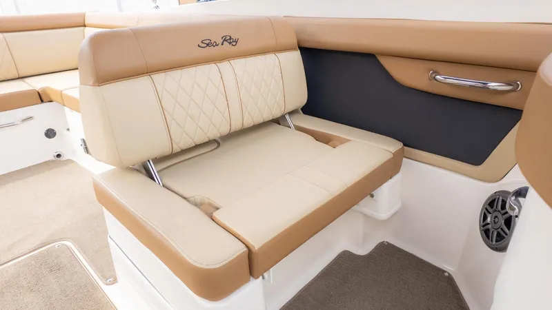 Slide: The Image of Sea Ray 270 Sundeck 2015 - 17
