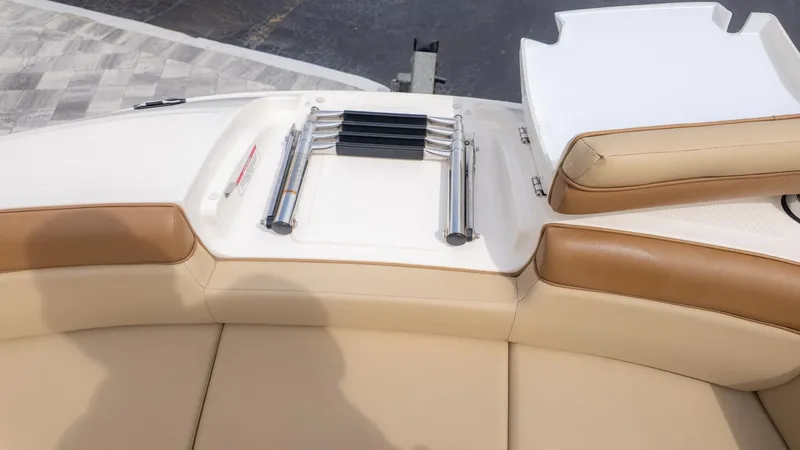 Slide: The Image of Sea Ray 270 Sundeck 2015 - 25