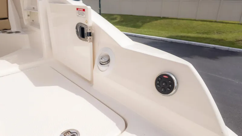 Slide: The Image of Sea Ray 270 Sundeck 2015 - 7