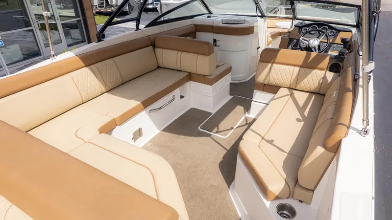 Slide: The Image of Sea Ray 270 Sundeck 2015 - 9