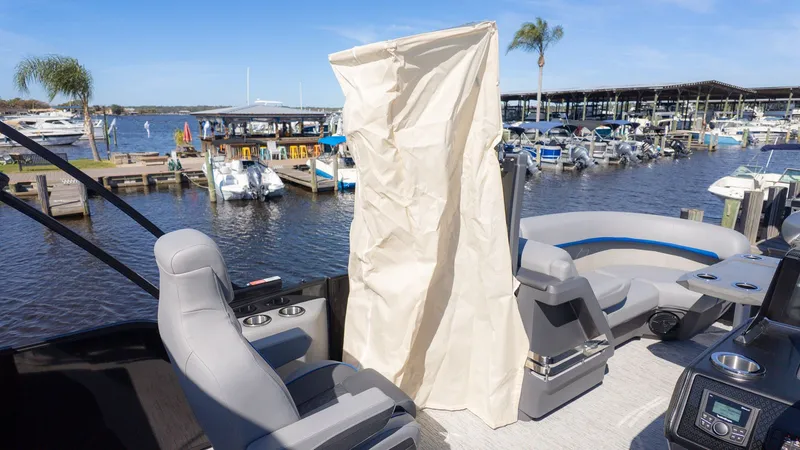 Slide: The Image of Bennington 22 M Swingback 2026 - 14