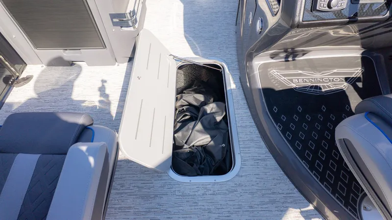 Slide: The Image of Bennington 22 M Swingback 2026 - 15