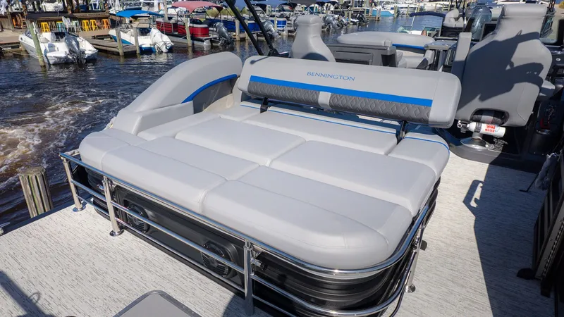 Slide: The Image of Bennington 22 M Swingback 2026 - 7