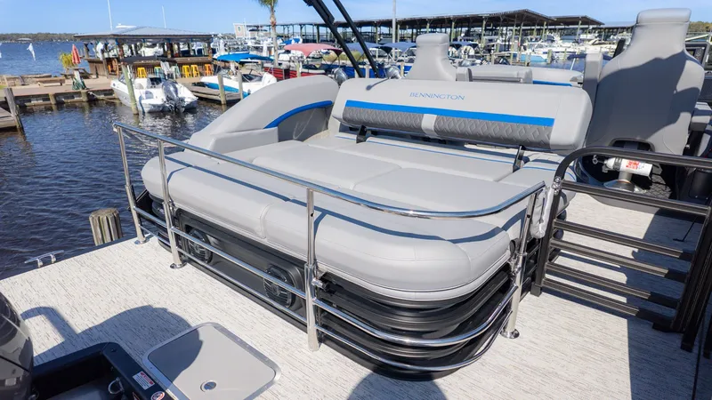 Slide: The Image of Bennington 22 M Swingback 2026 - 8