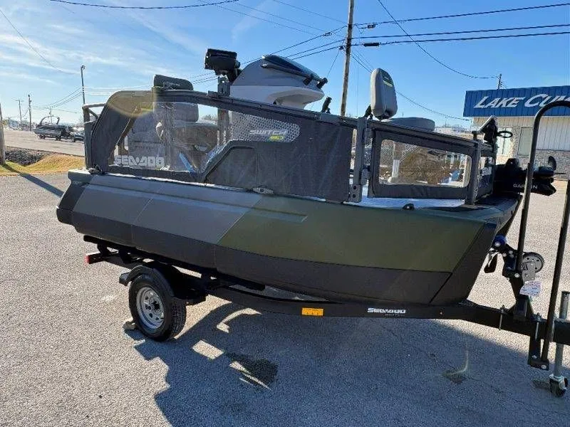 Slide: The Image of Sea-Doo Switch Fish 18 2026 - 23