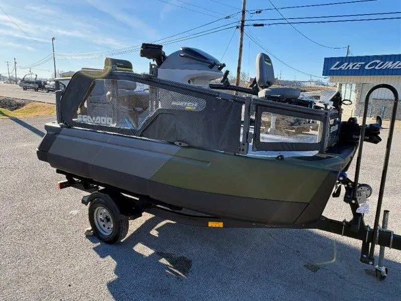 Slide: The Image of Sea-Doo Switch Fish 18 2026 - 24