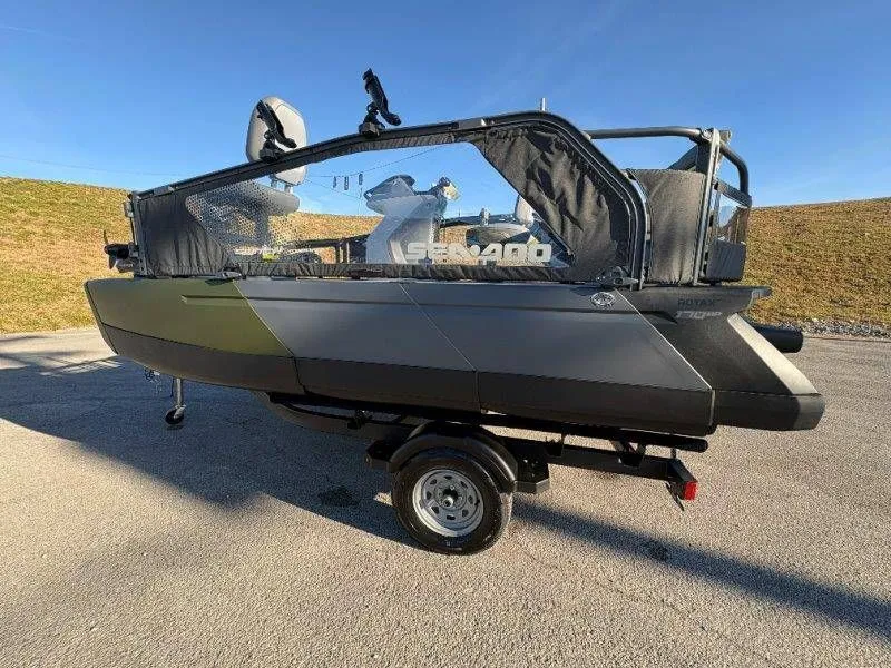 Slide: The Image of Sea-Doo Switch Fish 18 2026 - 31