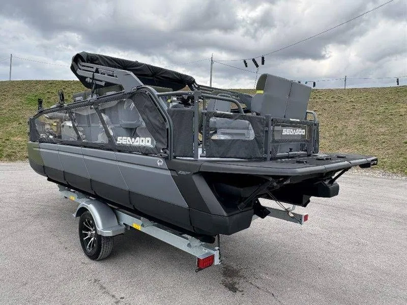 Slide: The Image of Sea-Doo Switch Fish 21 2026 - 17