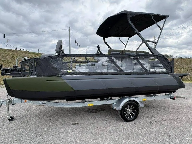 Slide: The Image of Sea-Doo Switch Fish 21 2026 - 24