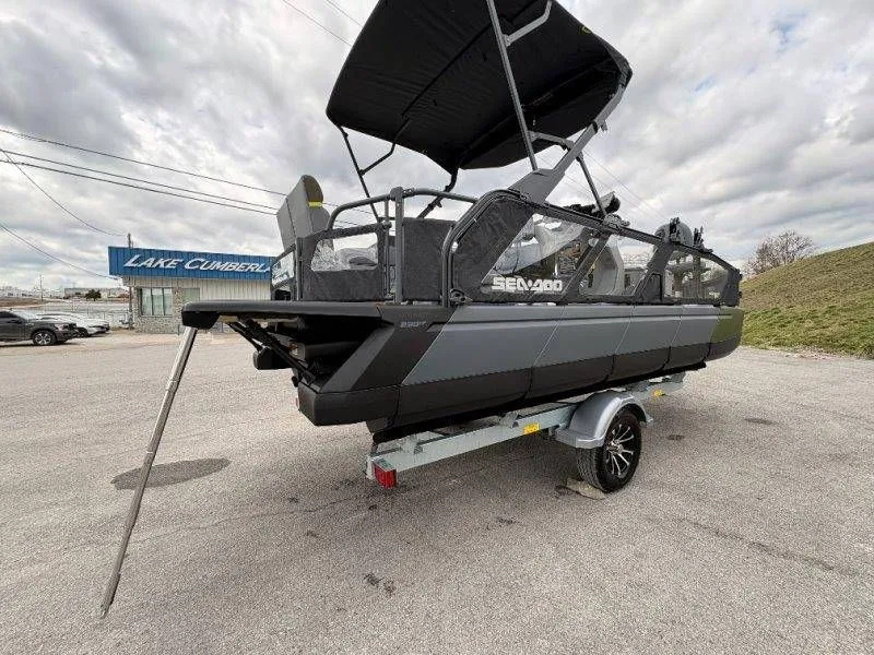 Slide: The Image of Sea-Doo Switch Fish 21 2026 - 37