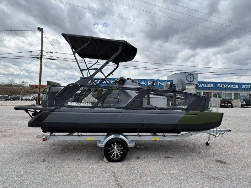 Slide: The Image of Sea-Doo Switch Fish 21 2026 - 40