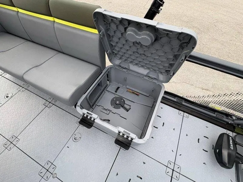 Slide: The Image of Sea-Doo Switch Fish 21 2026 - 57