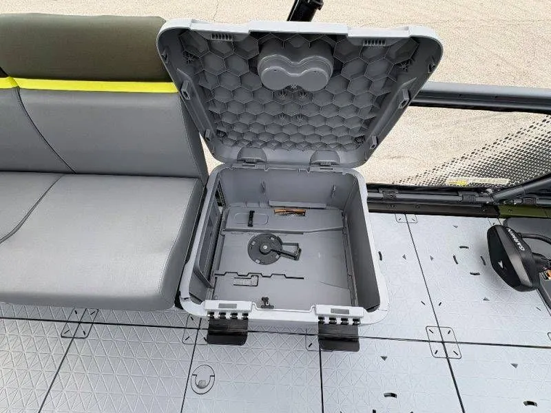 Slide: The Image of Sea-Doo Switch Fish 21 2026 - 62