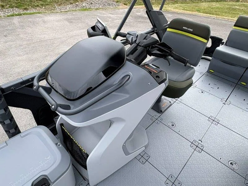 Slide: The Image of Sea-Doo Switch Fish 21 2026 - 76