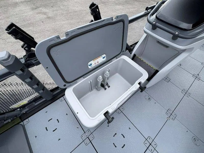 Slide: The Image of Sea-Doo Switch Fish 21 2026 - 80