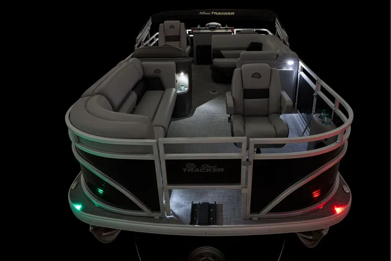 Slide: The Image of Sun Tracker SportFish 20 DLX 2026 - 20