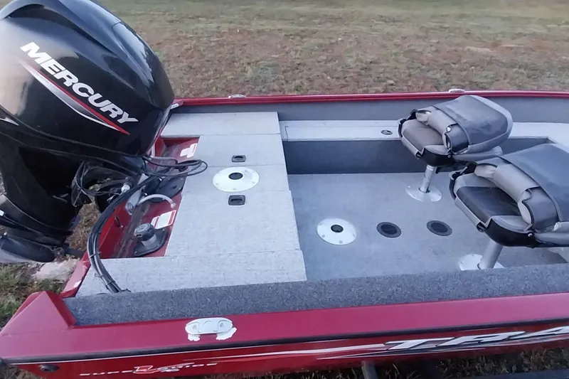 Slide: The Image of 2021 Tracker Super Guide V-16 SC boat with Mercury engine and dual seats. - 43