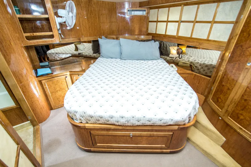 Slide: The Image of McKinna 57 Pilothouse 2001 - 14
