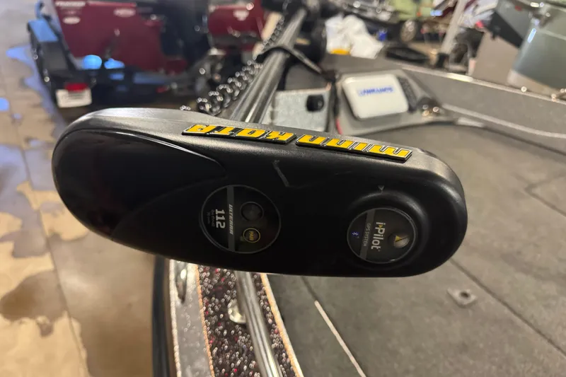 Slide: The Image of 2018 Ranger 621FS Fisherman boat with Minn Kota i-Pilot trolling motor. - 18