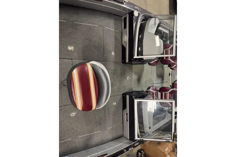 Slide: The Image of 2018 Ranger 621FS Fisherman boat interior with seating and windshield. - 20