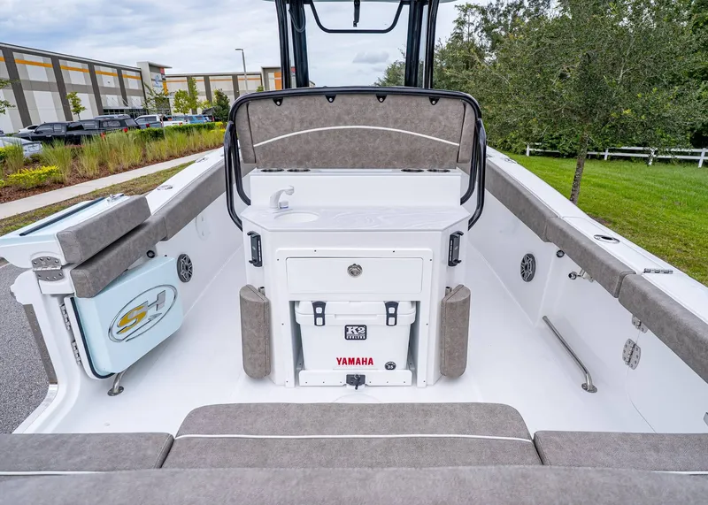 Slide: The Image of Sea Hunt Ultra 265 SE 2026 - 13