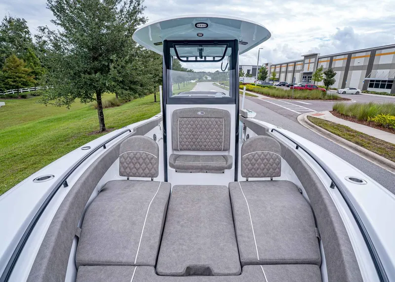 Slide: The Image of Sea Hunt Ultra 265 SE 2026 - 24