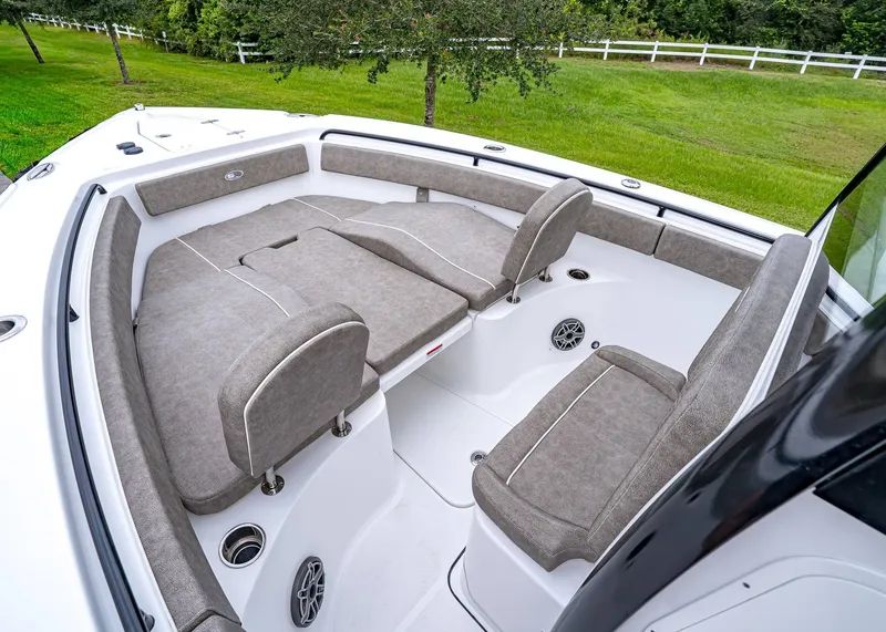 Slide: The Image of Sea Hunt Ultra 265 SE 2026 - 26