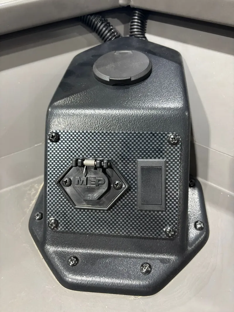 Slide: The Image of SeaArk 1652 Special 2025 - 11