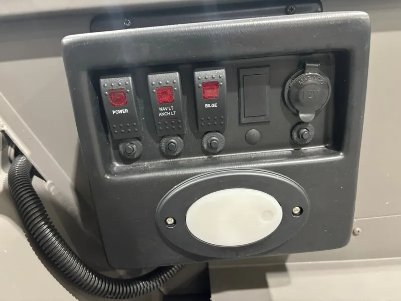 Slide: The Image of SeaArk 1652 Special 2025 - 13