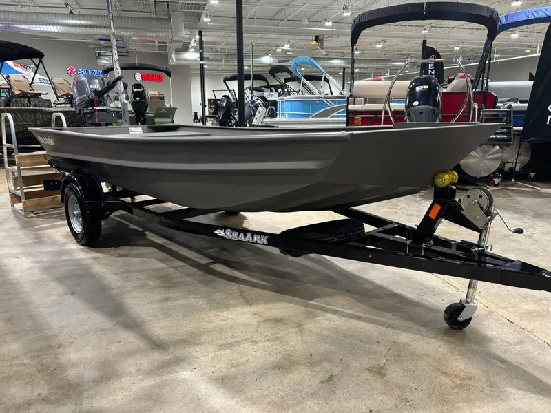 Slide: The Image of SeaArk 1652 Special 2025 - 3