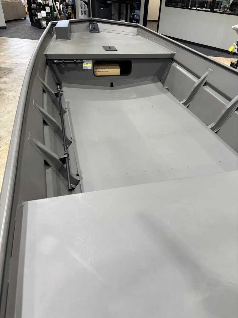 Slide: The Image of SeaArk 1652 Special 2025 - 8