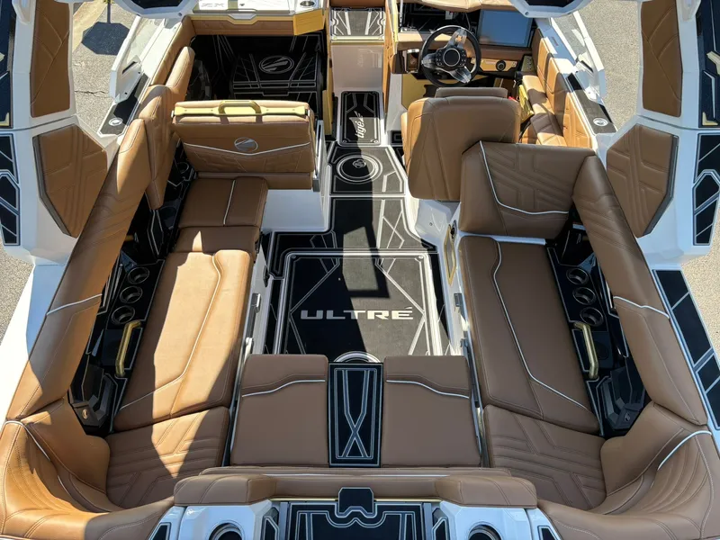 Slide: The Image of Tigé Ultre 23 ZX 2026 - 23