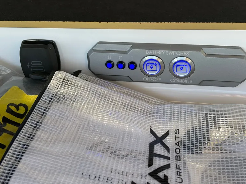 Slide: The Image of Tigé Ultre 23 ZX 2026 - 3