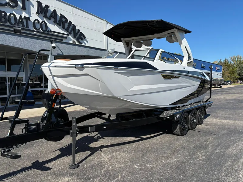 Slide: The Image of Tigé Ultre 23 ZX 2026 - 38