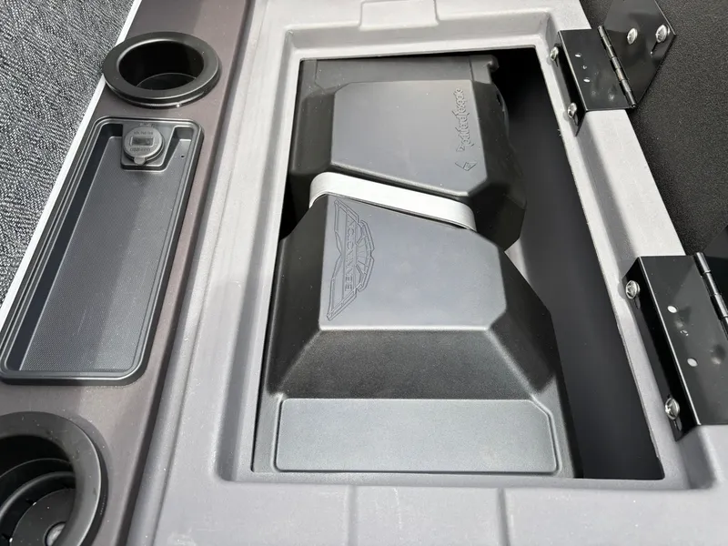 Slide: The Image of Bennington 22 MFB Sport 2026 - 28