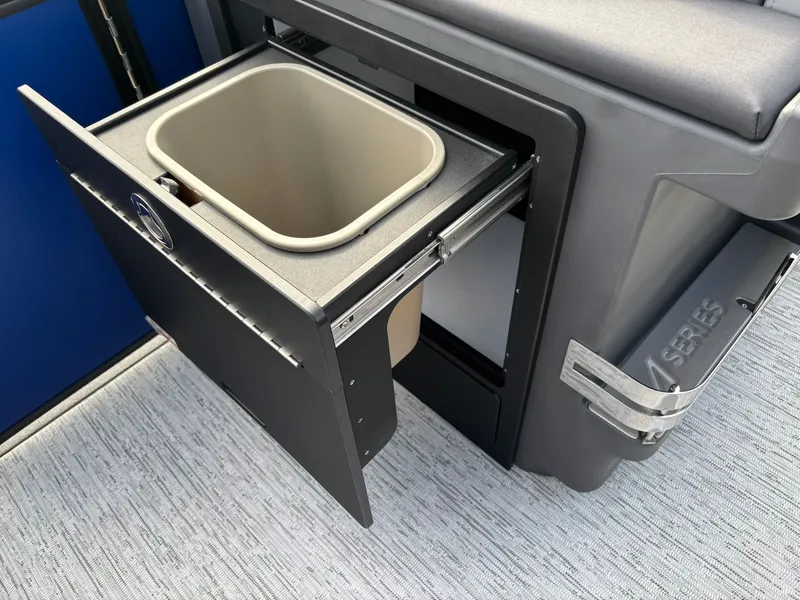 Slide: The Image of Bennington 22 MFB Sport 2026 - 28