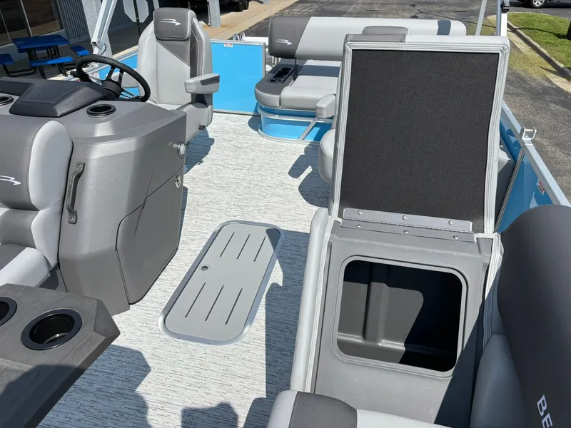 Slide: The Image of Bennington 22 SSB Base 2026 - 3