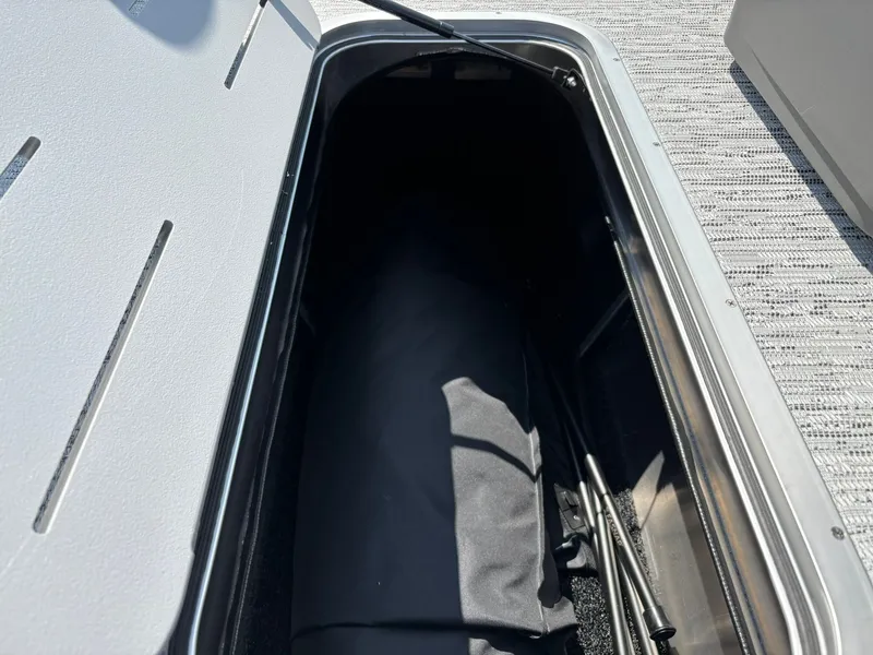 Slide: The Image of Bennington 22 SSB Base 2026 - 9