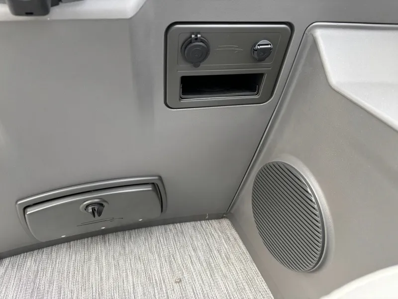 Slide: The Image of Bennington 22 SSB Snap 2026 - 24