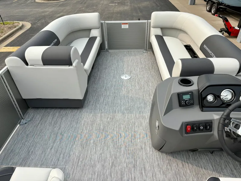 Slide: The Image of Bennington 22 SSB Snap 2025 - 11