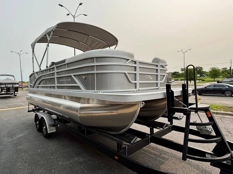 Slide: The Image of Bennington 22 SSB Snap 2025 - 15