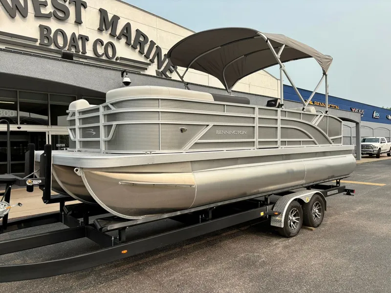 Slide: The Image of Bennington 22 SSB Snap 2025 - 19